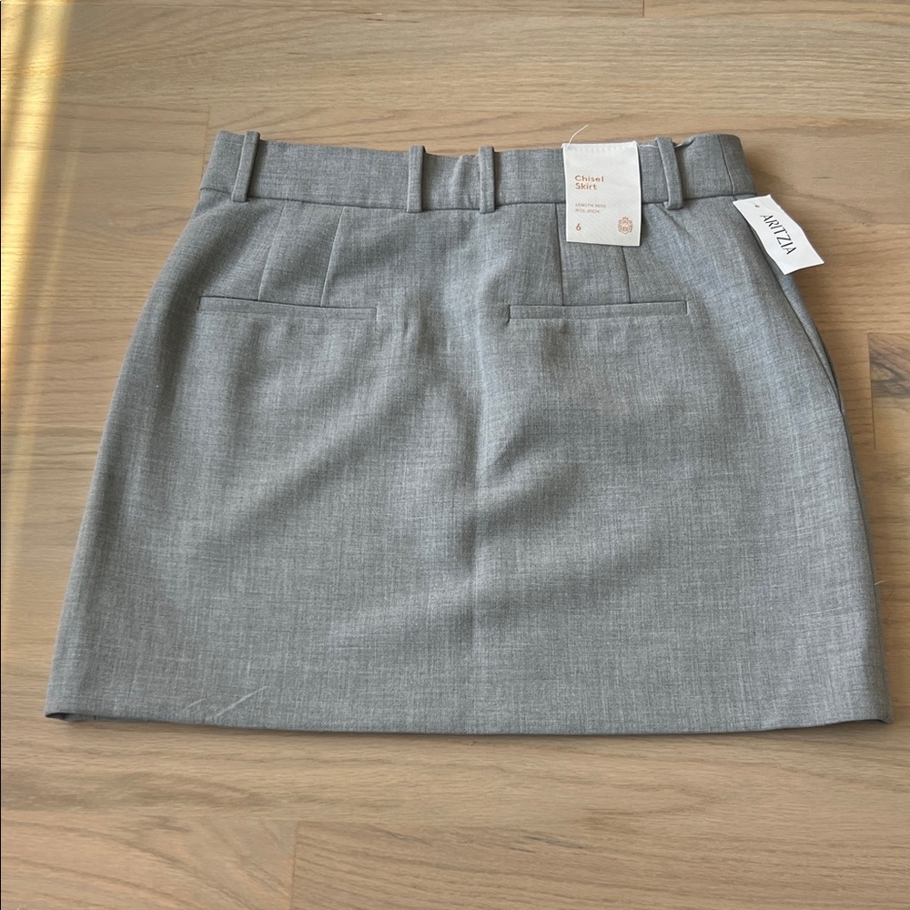 Aritzia Classic Chisel Gray Skirt NWT - Picture 3 of 6